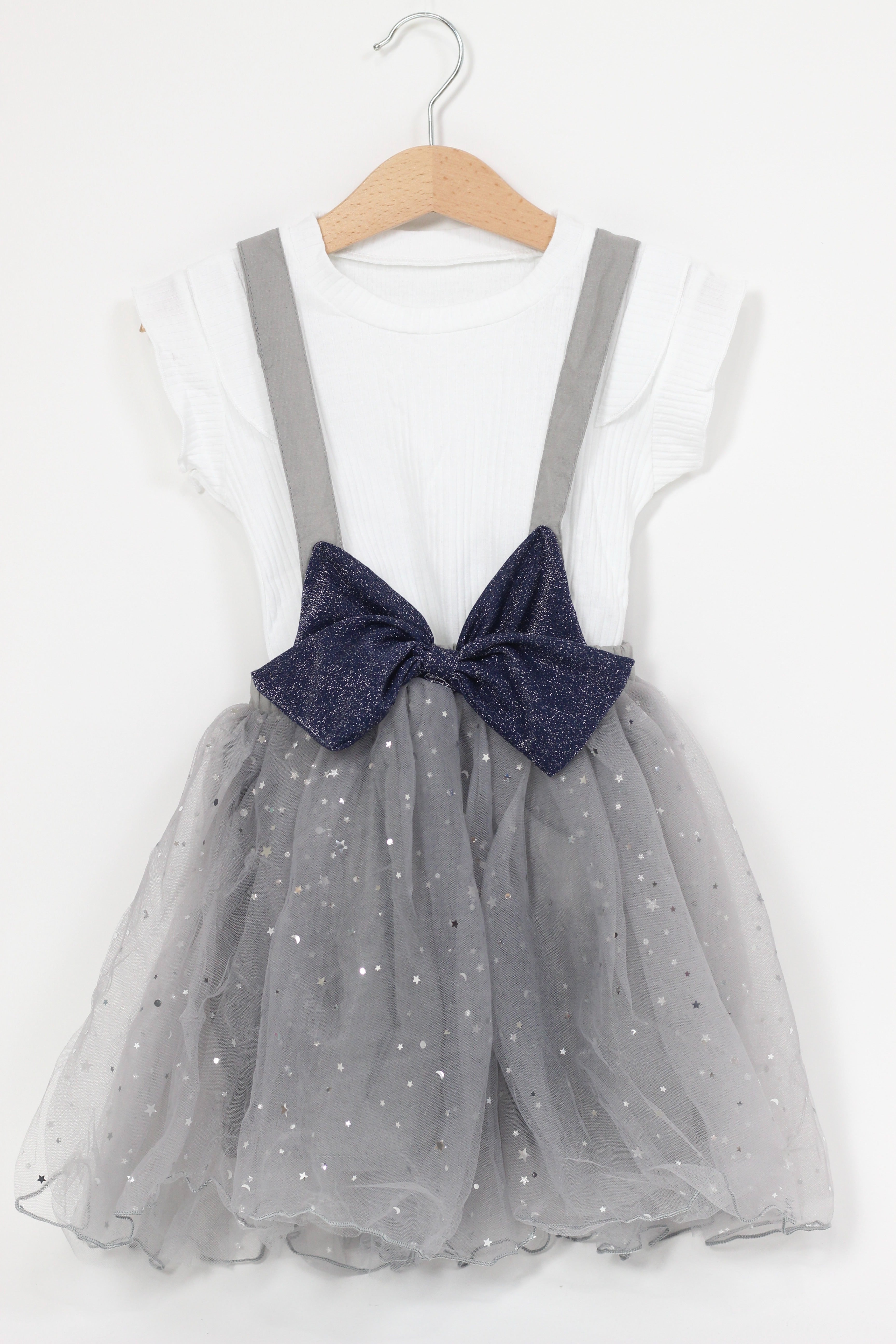 T-Shirt And Fluffy Suspender Bow Skirt Set