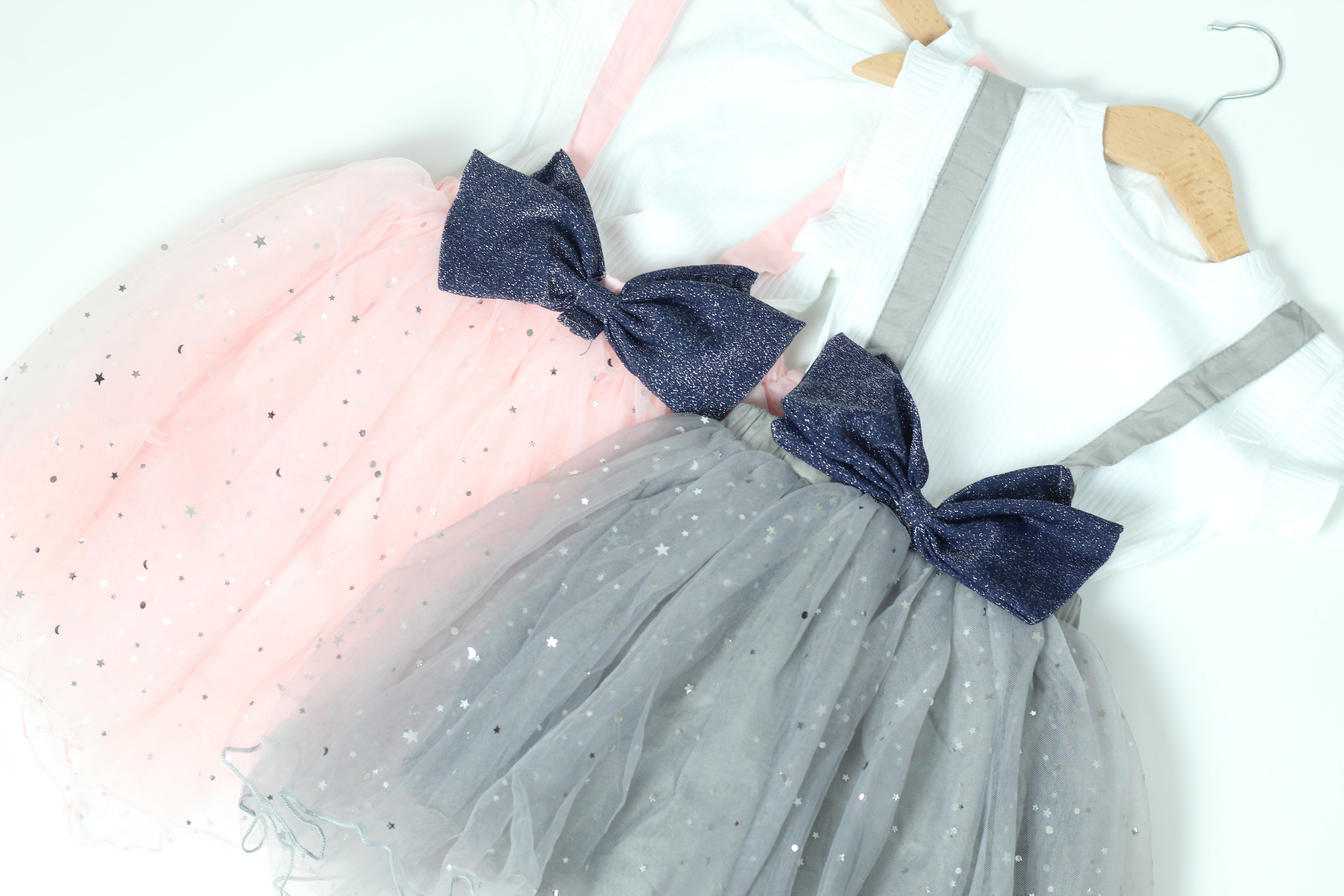 T-Shirt And Fluffy Suspender Bow Skirt Set