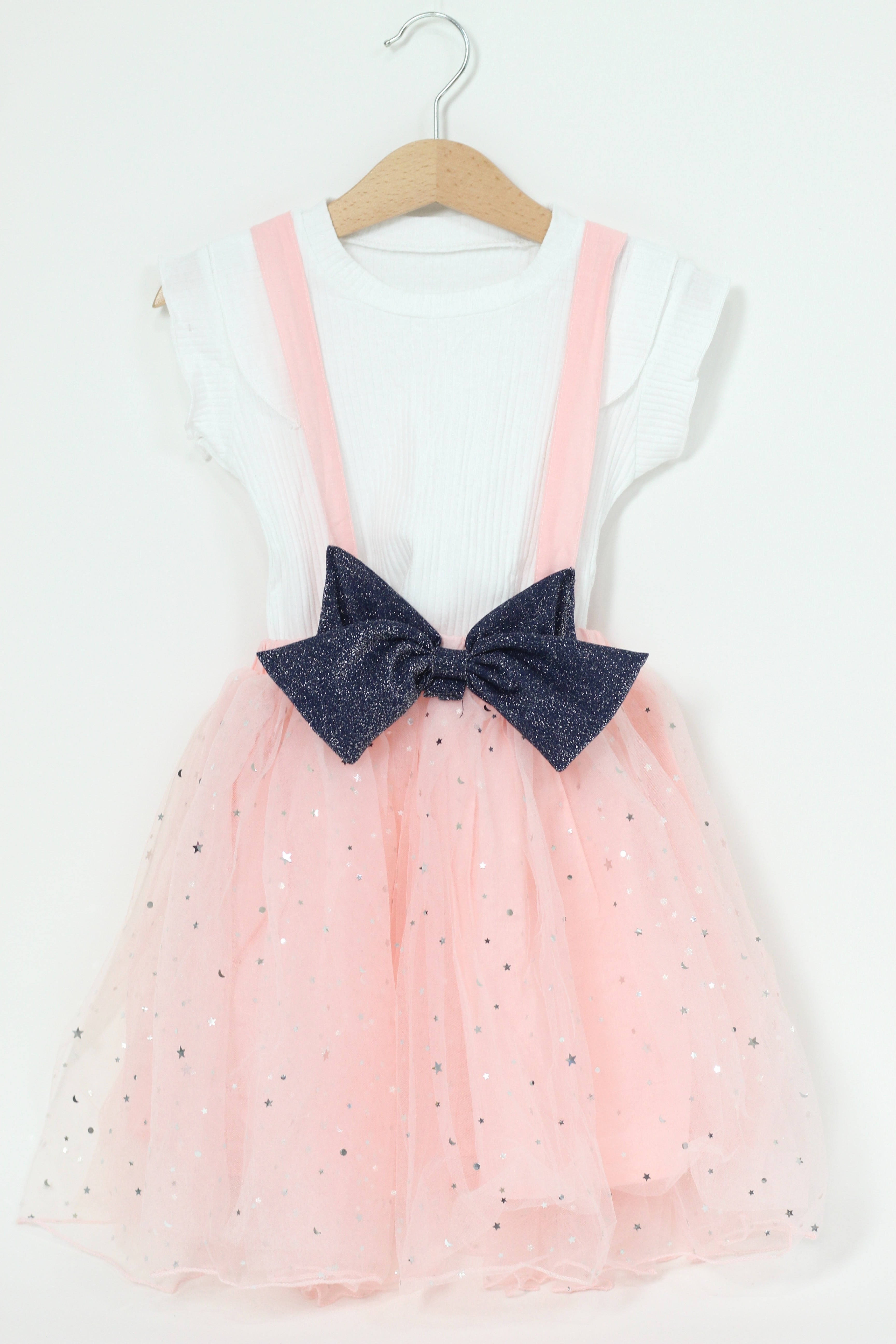 T-Shirt And Fluffy Suspender Bow Skirt Set